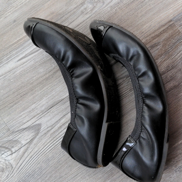 Foldable Women's Black Ballet Flats - Picture 4 of 5